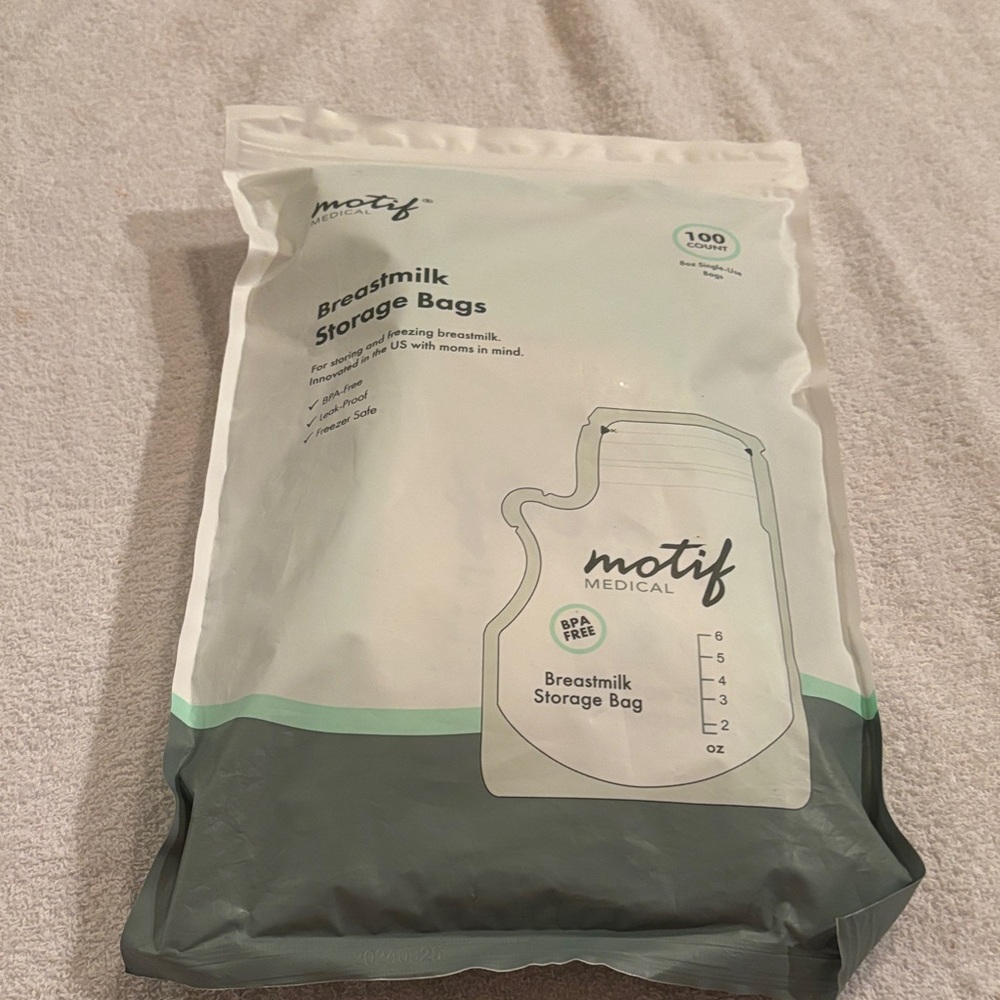 NWT Motif Breastmilk Storage Bags